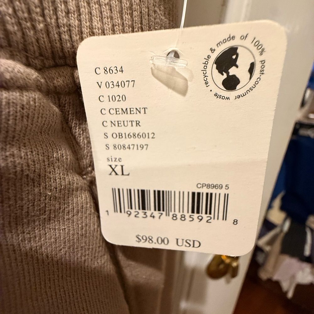 NWT Free People X FP Movement Throw And Go Onesie
Size XL
Color: Cement - Picture 5 of 7